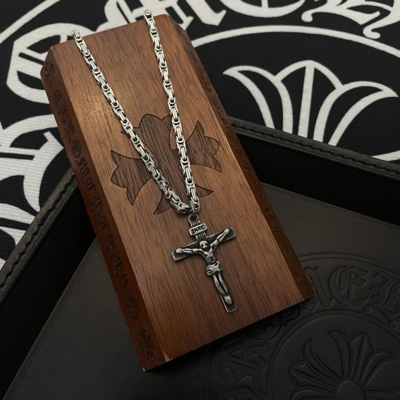 Ch*0me He**ts necklaces